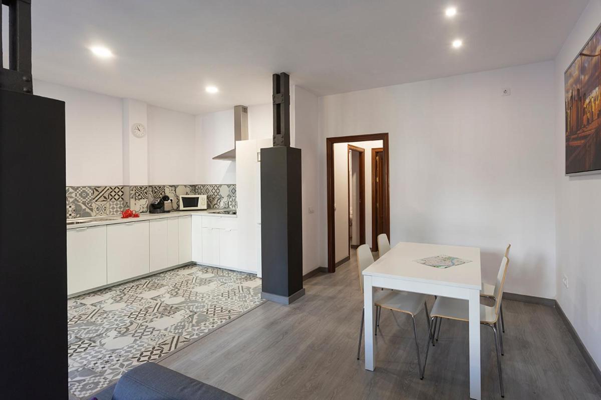 Pelicano Urban Apartment Seville Ngoại thất bức ảnh
