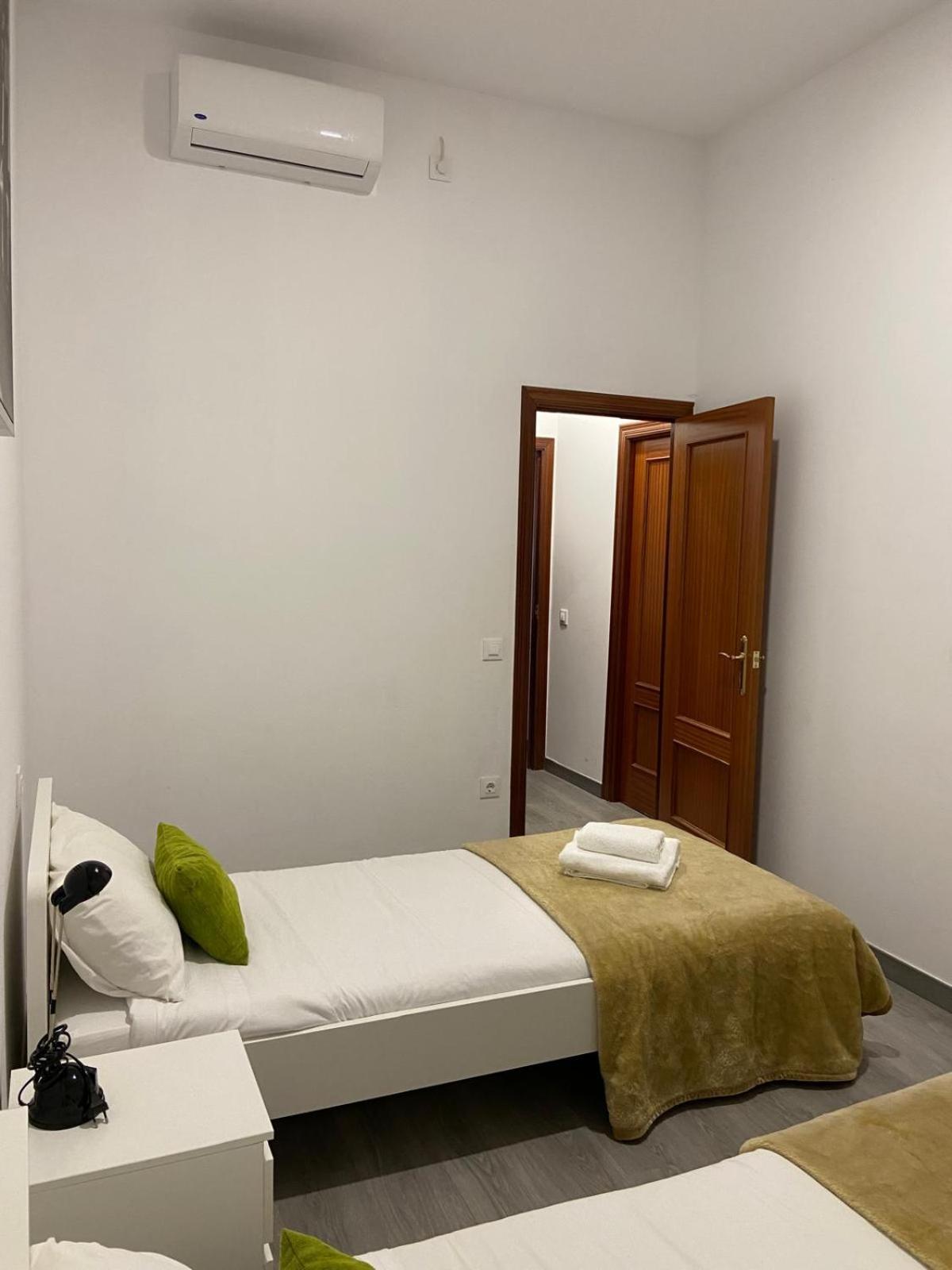 Pelicano Urban Apartment Seville Ngoại thất bức ảnh
