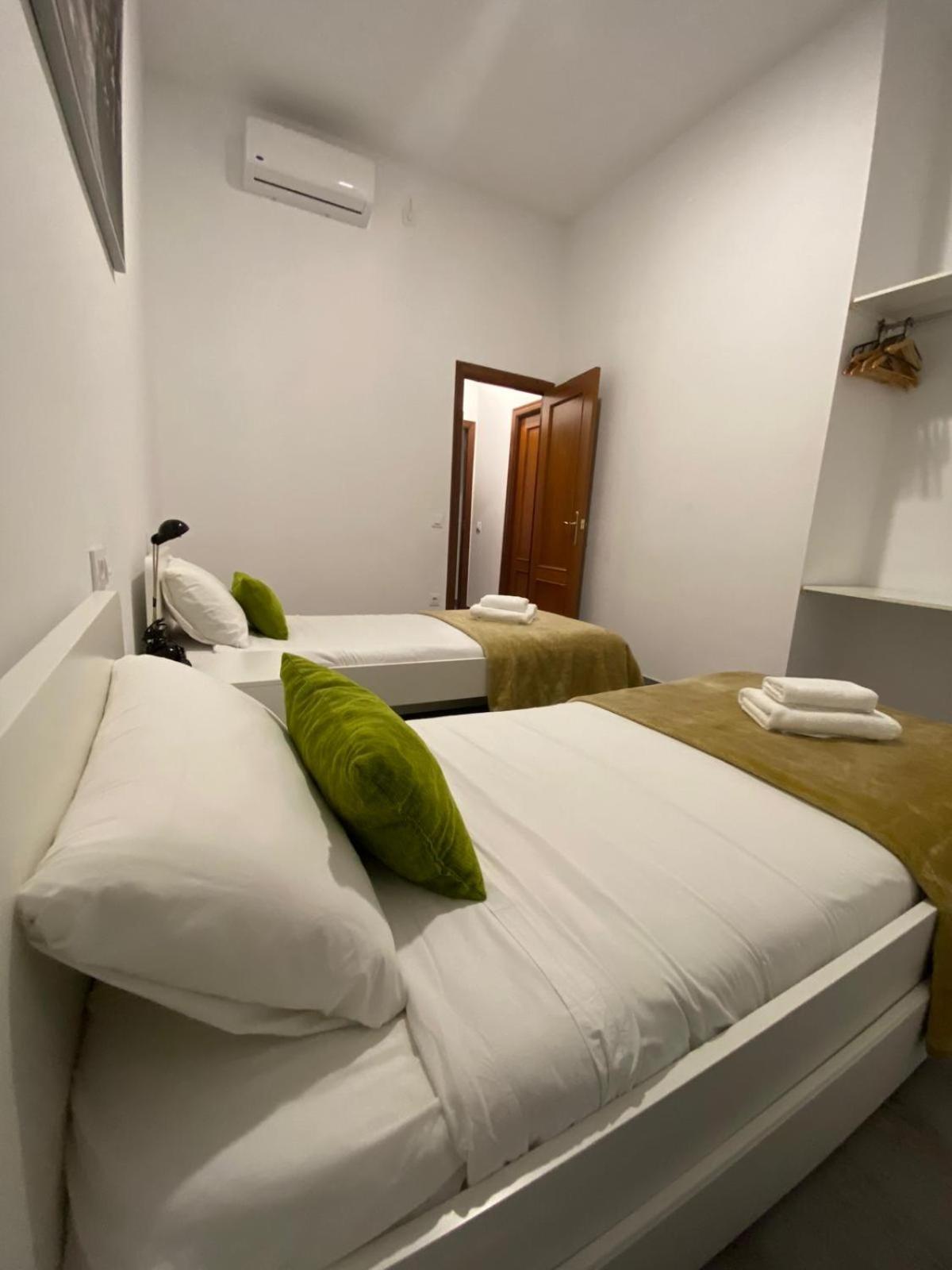 Pelicano Urban Apartment Seville Ngoại thất bức ảnh